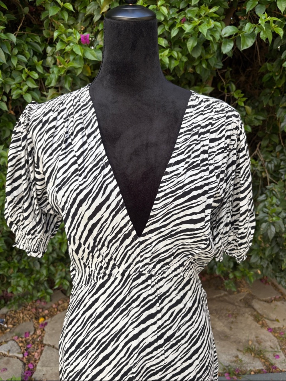 Faithfull The Brand Zebra Print Black & White Midi Dress Size 4 - Picture 2 of 12